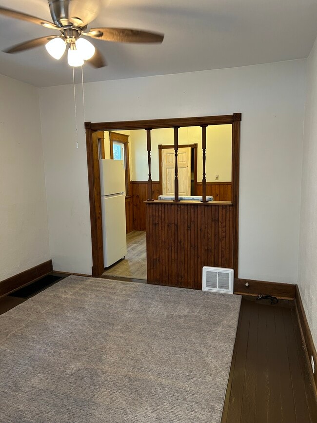 Foto del edificio - 1436 E 9th St