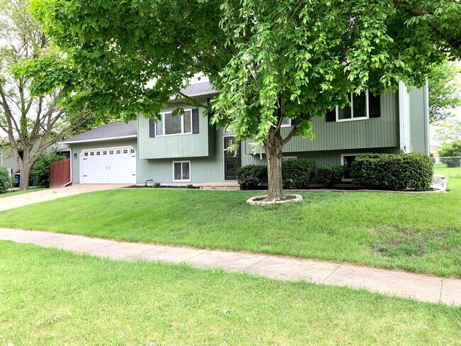 Foto del edificio - 155 Bayberry Ln