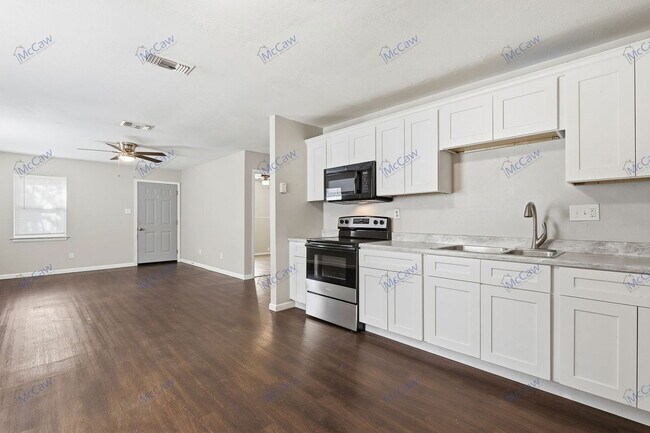 Foto del edificio - 217 Joyce St