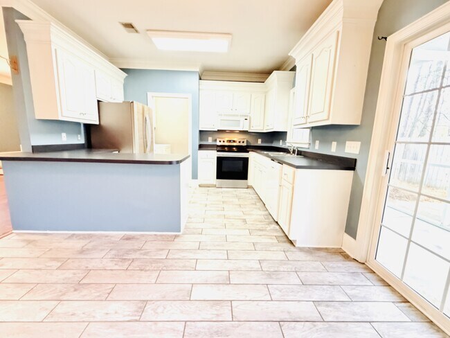 Foto del edificio - 207 Ivy Park Ln