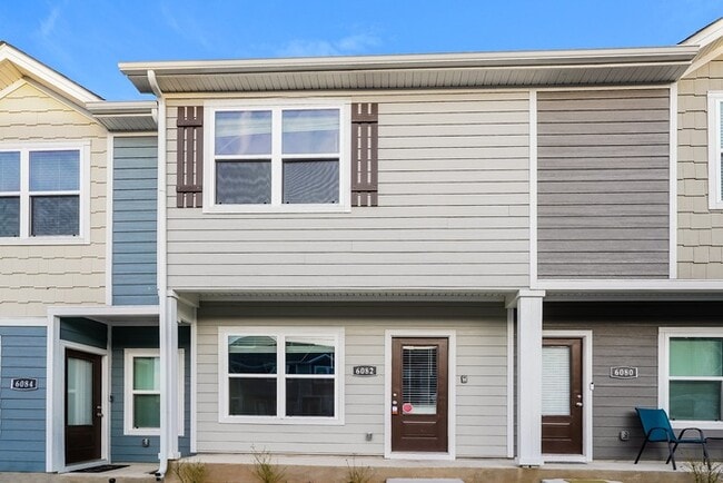 Building Photo - 6082 Cullen Dr