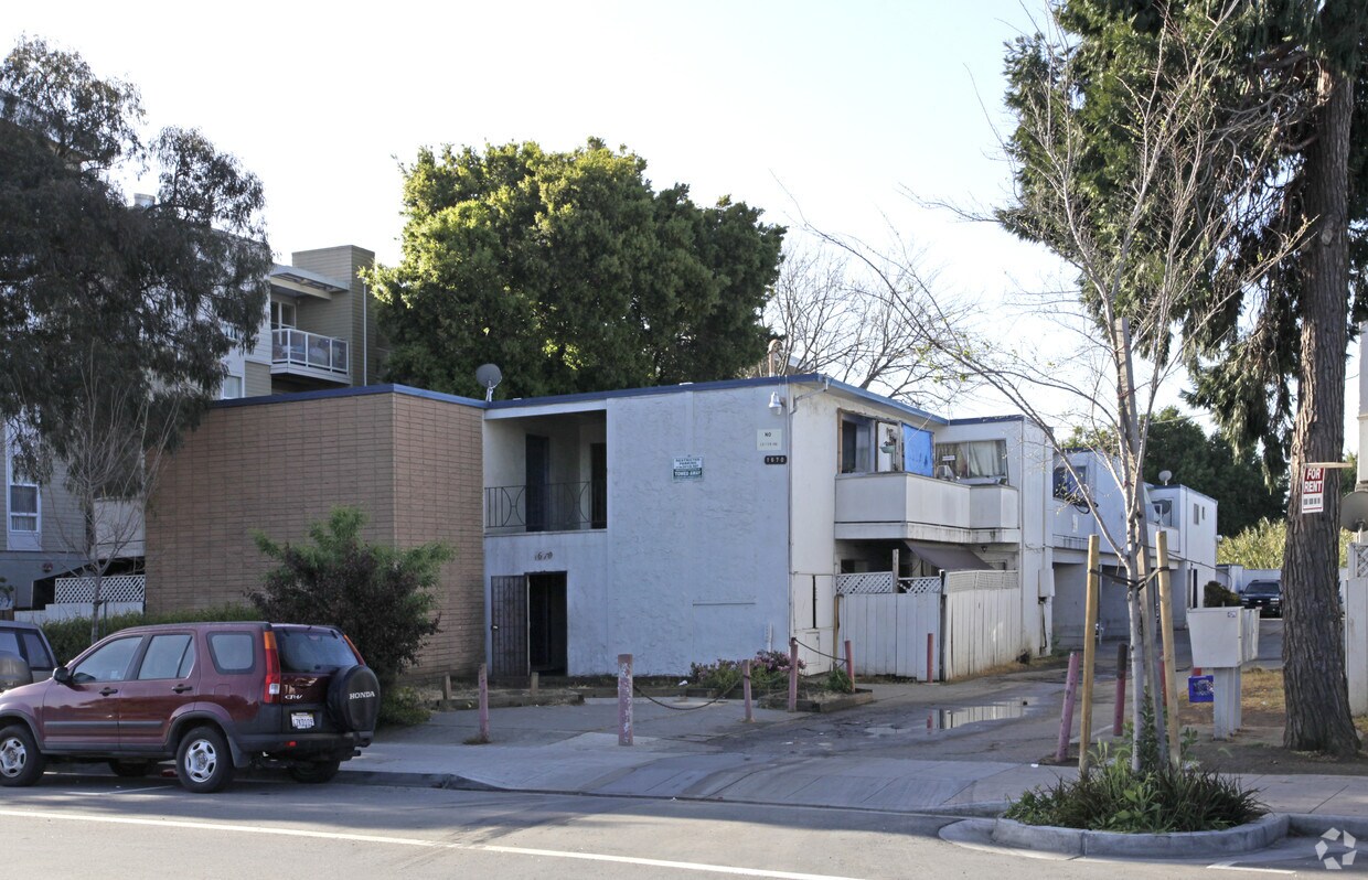 1660 - 1670 Bay Rd - 1660-1670 Bay Rd