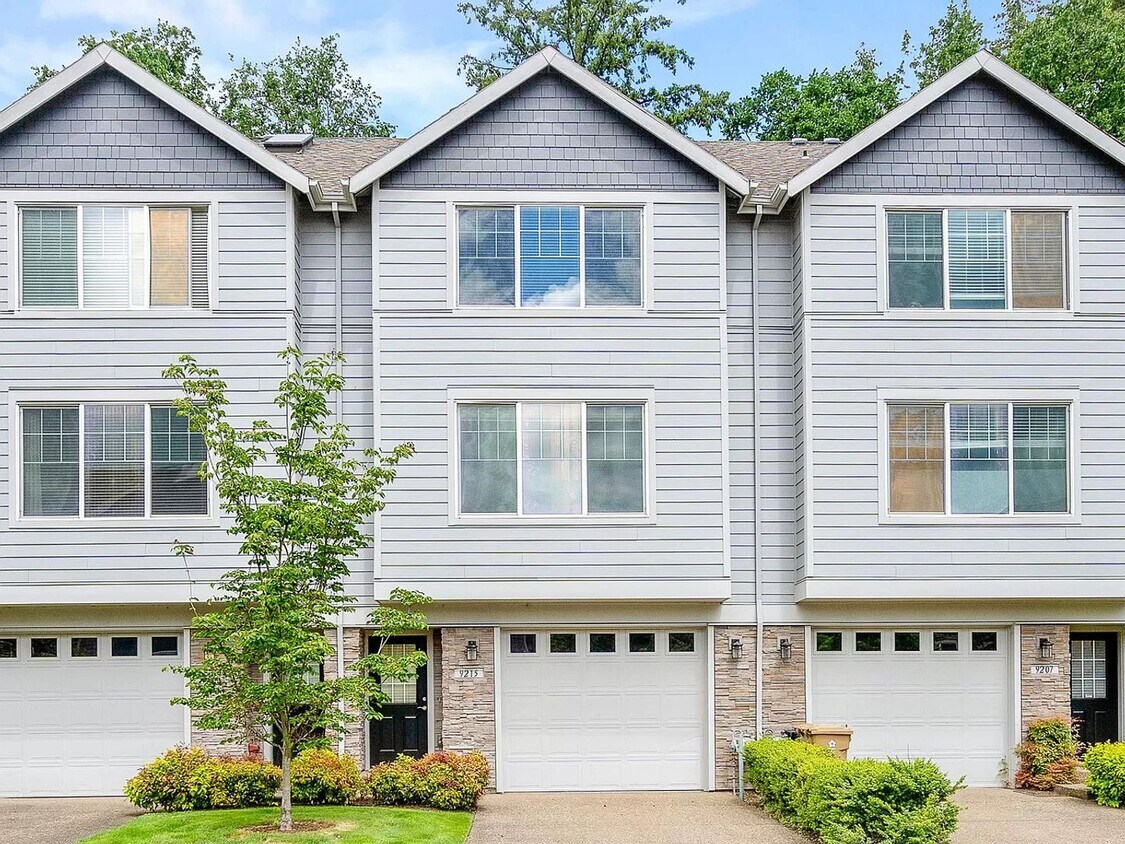 9215 SW Sweek Dr, Tualatin, OR 97062 Townhome Rentals in Tualatin OR