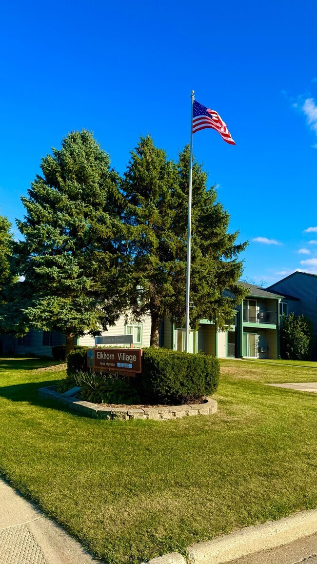 Foto del edificio - Upper 2 Bedroom - Elkhorn Village Apartments – Comfortable Living, Everyday Convenience