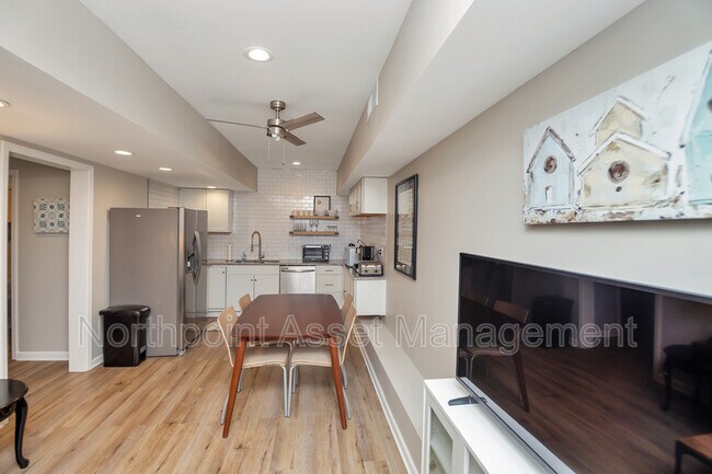 Foto del edificio - 4111 Fredericksburg Dr