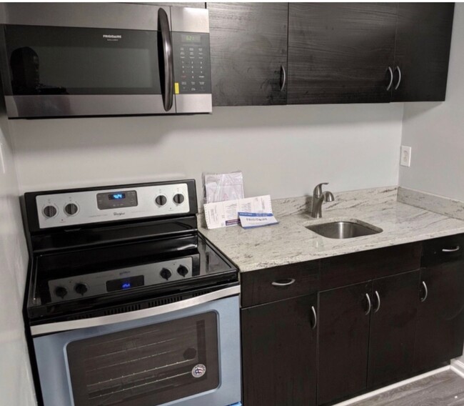 Foto del edificio - 2504 Heatherwood Ct