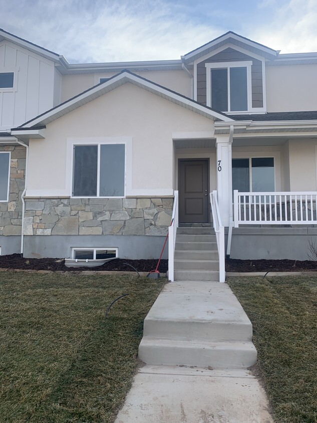 Foto principal - 70 E Ginger Gold Rd