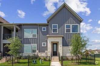 Building Photo - 213 Flowers Ave