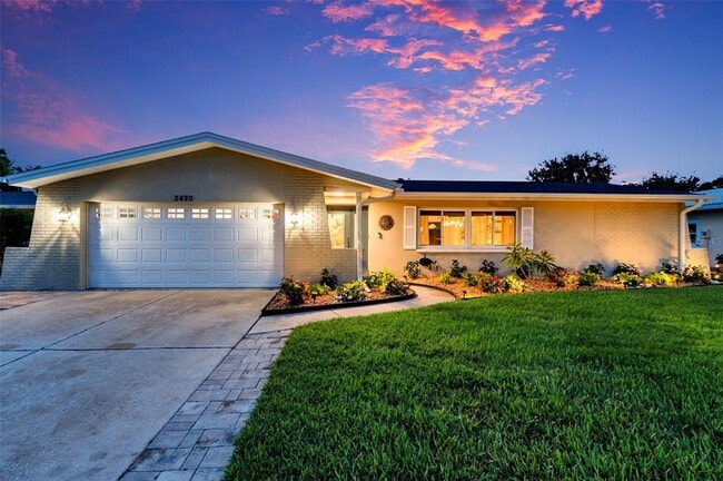 Foto del edificio - 2420 Fairbanks Dr