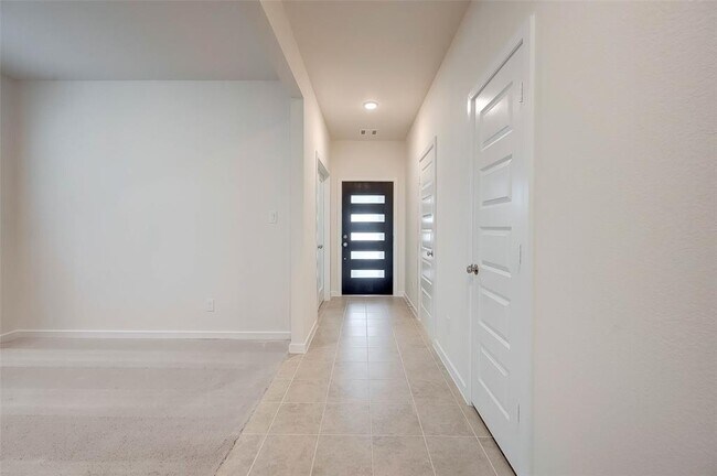 Building Photo - 18822 Fulvetta Haven Way