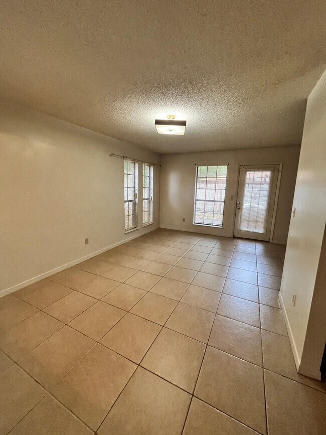 Foto del edificio - 133 Classic Manor Ct