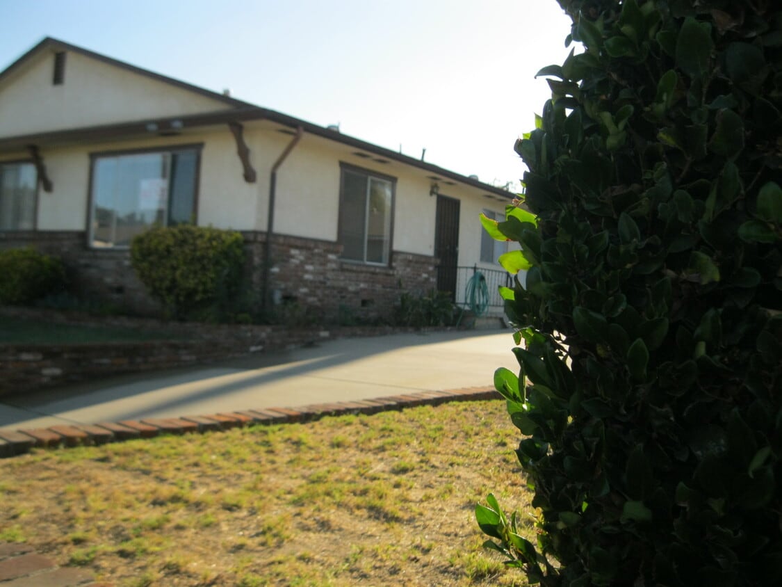 1050 Aster Ave, El Cajon, CA 92020 House for Rent in El Cajon, CA