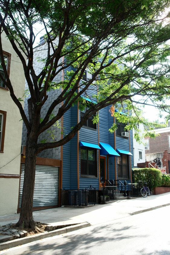 Building Photo - 301 23rd St