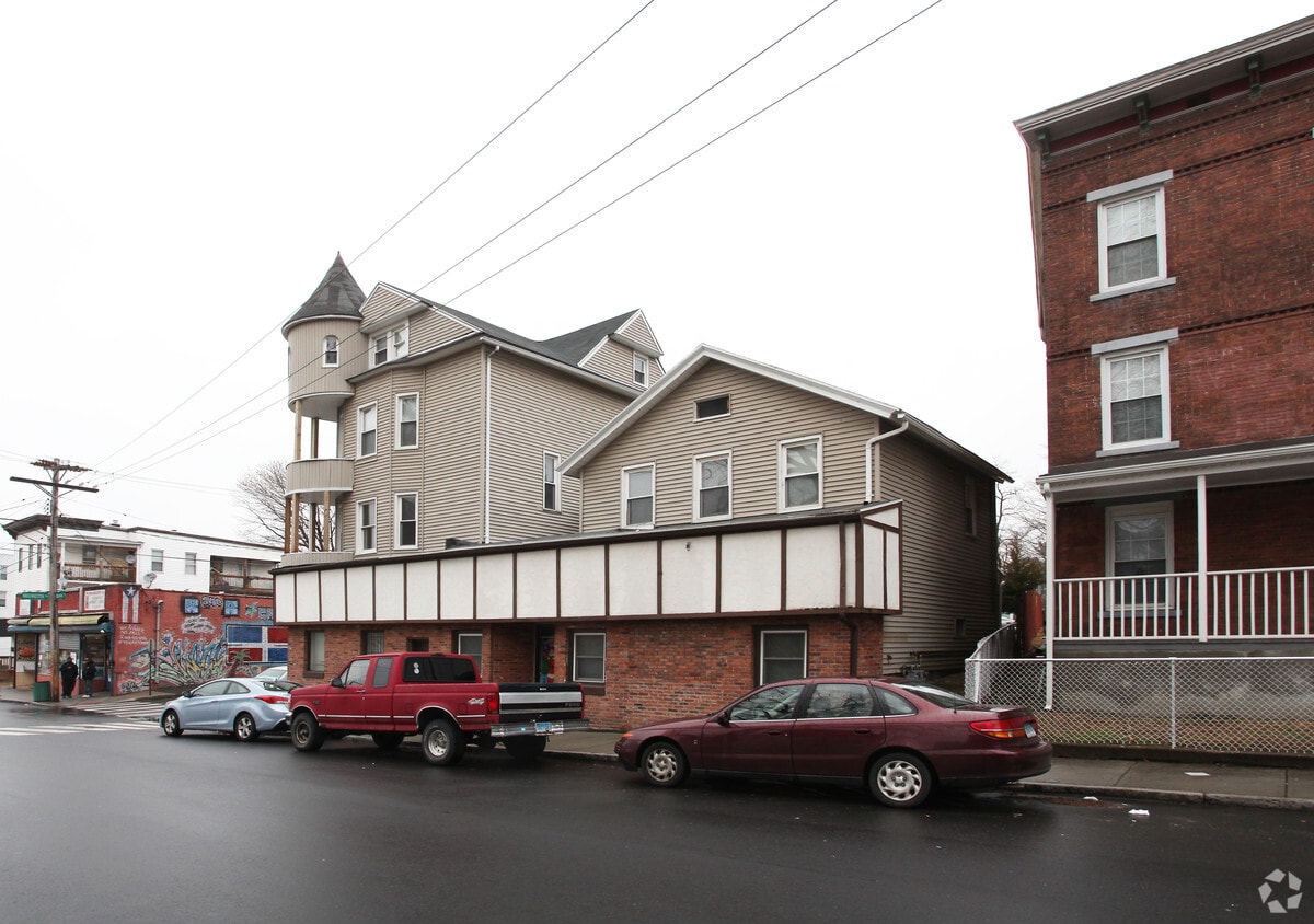 Building Photo - 951-953 Bank St