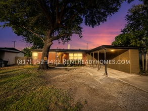 Building Photo - 3022 Larry Dr