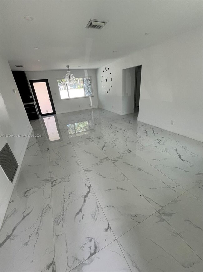 Building Photo - 1443 Harding St