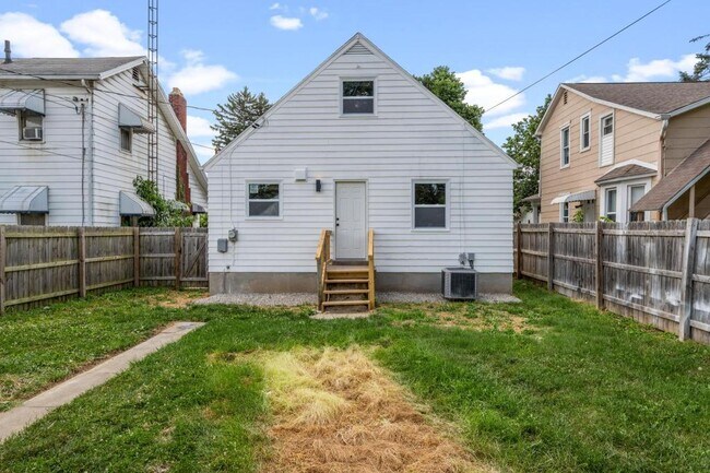 Building Photo - 1210 Arbor Ave