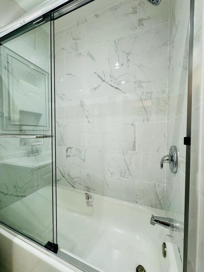 Foto del edificio - 4143 Palmwood Dr