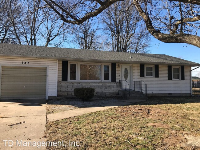 Building Photo - 3 br, 1 bath House - 109 N Youngblood