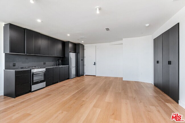 Foto del edificio - 3688 Overland Ave