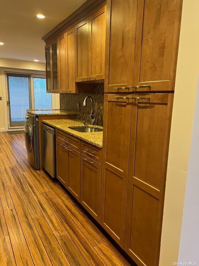 Foto del edificio - 74 Wooded Ct