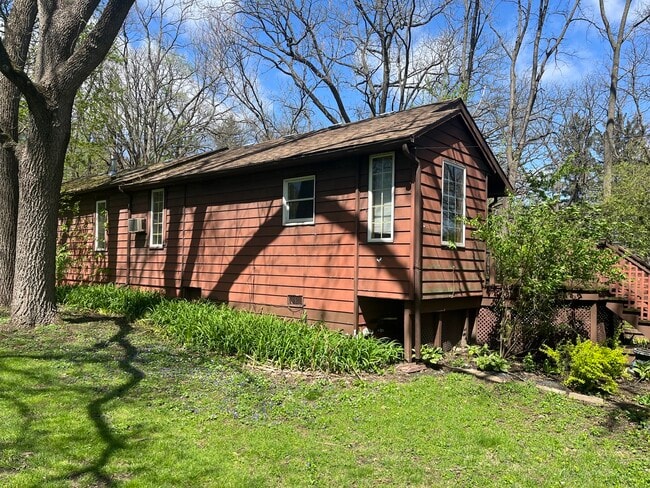 Foto del edificio - 6N403 State Rte 31