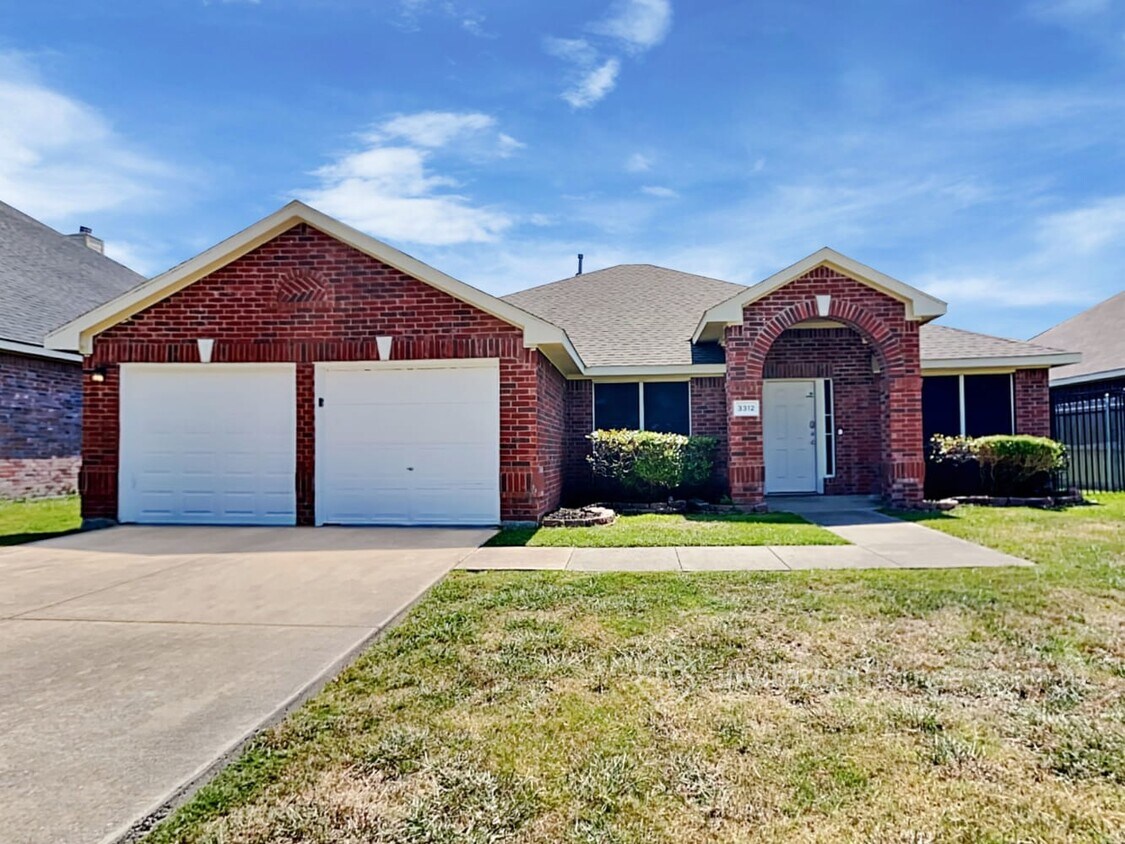 Primary Photo - 3312 Silver Creek Dr
