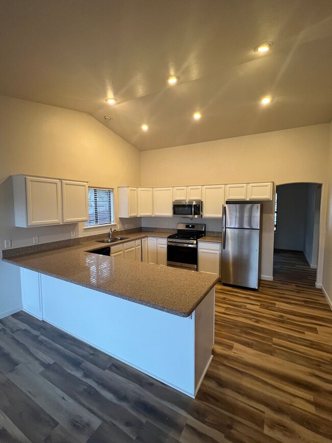 Building Photo - Ponderosa Trails! 4 Bedroom, 2.5 bathroom ...