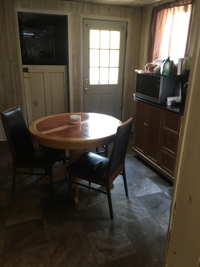 138 N Main St, Manheim, PA 17545 Townhome Rentals in Manheim PA