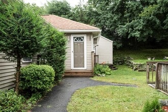 Building Photo - 2840 Hartford Ave