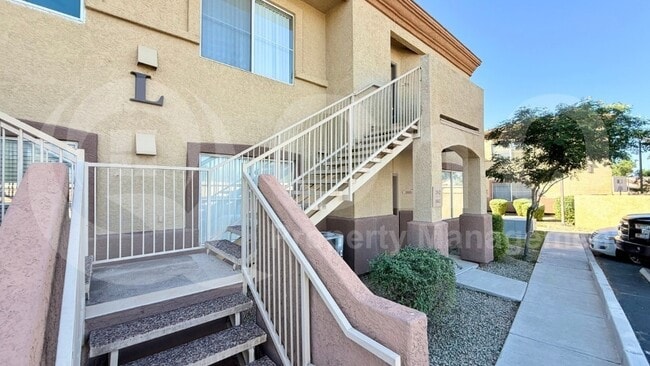 Foto del edificio - 2134 E Broadway Rd