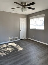 Building Photo - 1810 Fairlane Ave