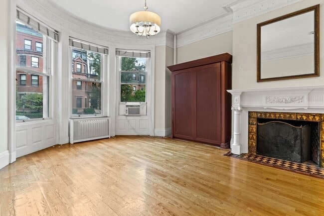 Building Photo - 354 Marlborough St