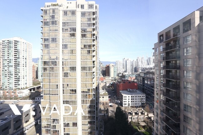 Building Photo - Pacific Place Landmark I Apartment For Ren...