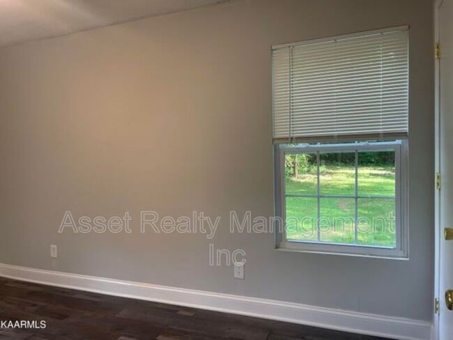 Building Photo - 4119 Porter Ave