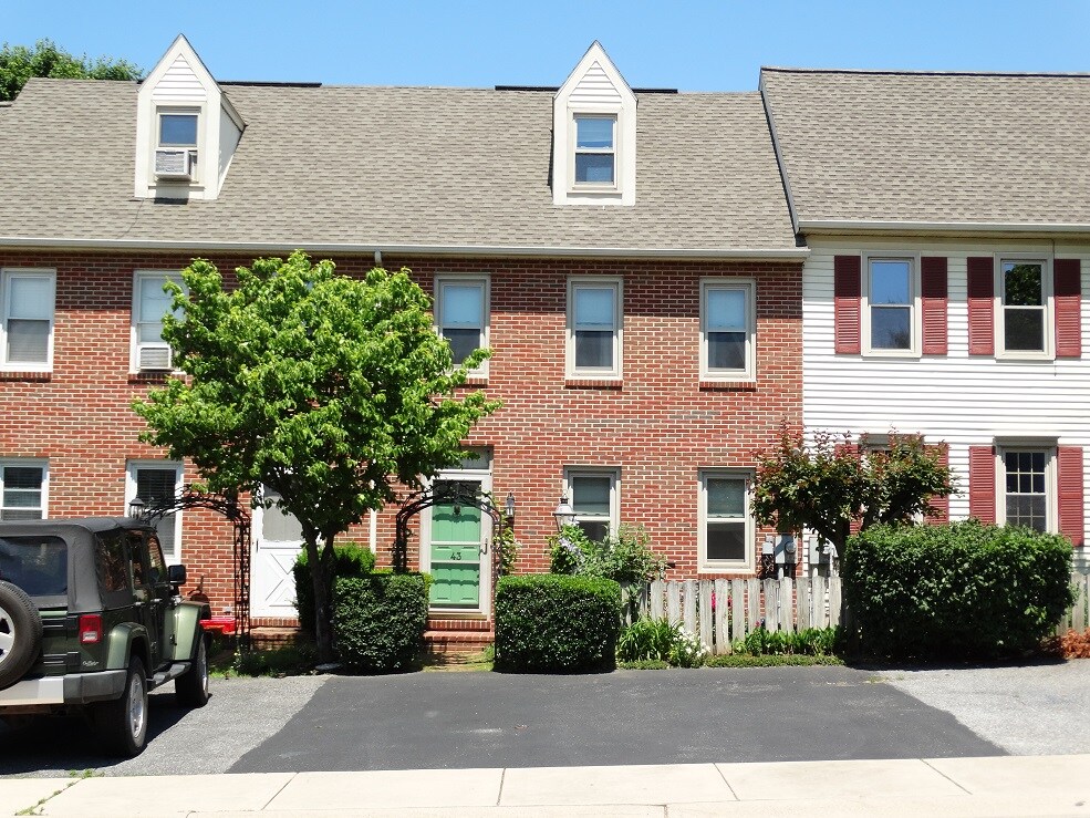 Primary Photo - 43 Hilldale Dr