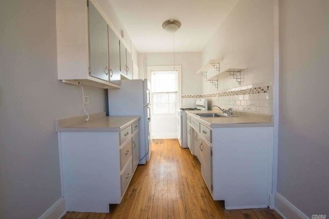 Foto del edificio - 214-14-214-36 36th Ave