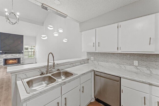 Foto del edificio - 6261 Ludington Dr