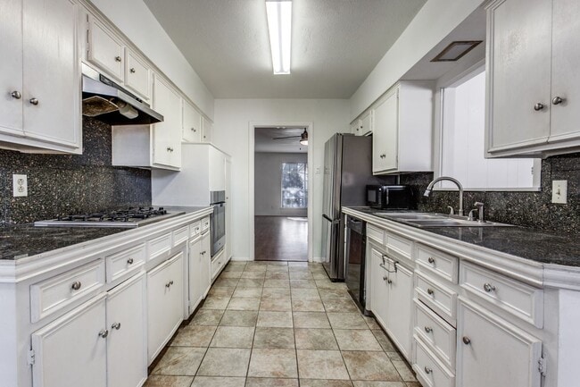 Foto del edificio - 7621 Dentcrest Dr