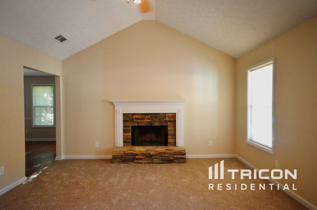 Building Photo - 100 Shadowbrook Trce