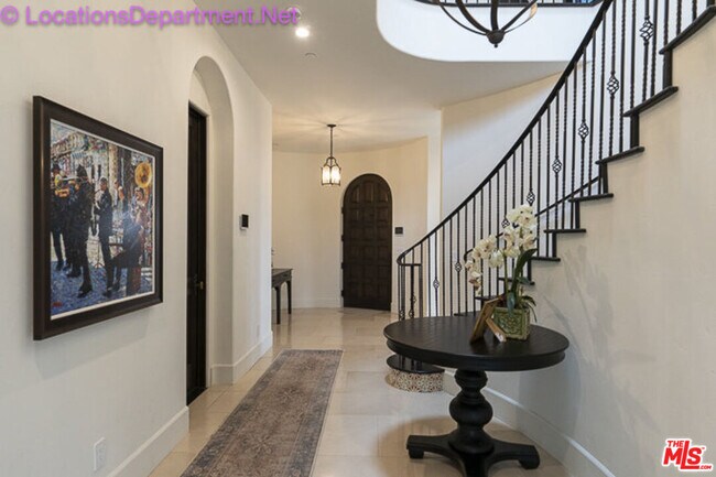 Foto del edificio - 5861 Ridgebrook Dr