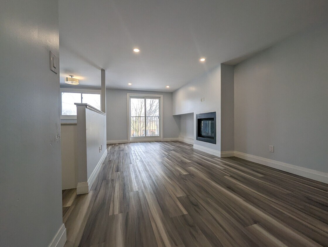 2 Bedroom Unit, Family Neighborhood, Close... Apartment for Rent in