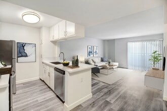 Building Photo - Zelzah Court