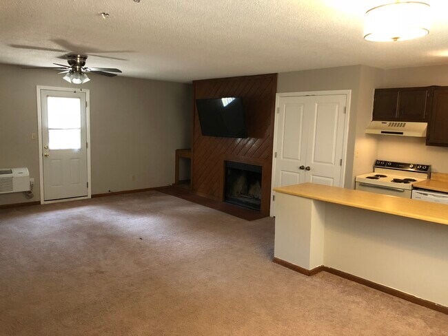 Foto del edificio - 1443 Fernwood Glendale Rd