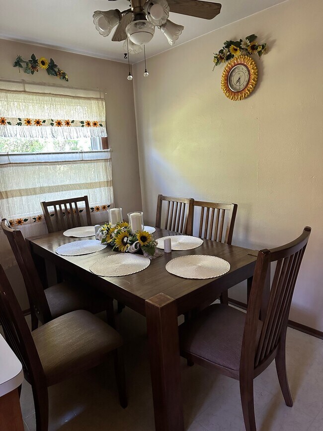 Foto del edificio - 18495 Pleasant St