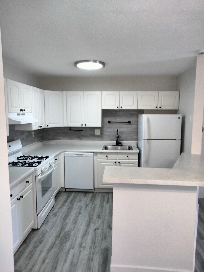 Building Photo - 7434 72nd Ln N