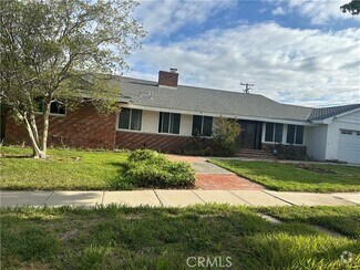 Building Photo - 3025 E Hillcrest Ave