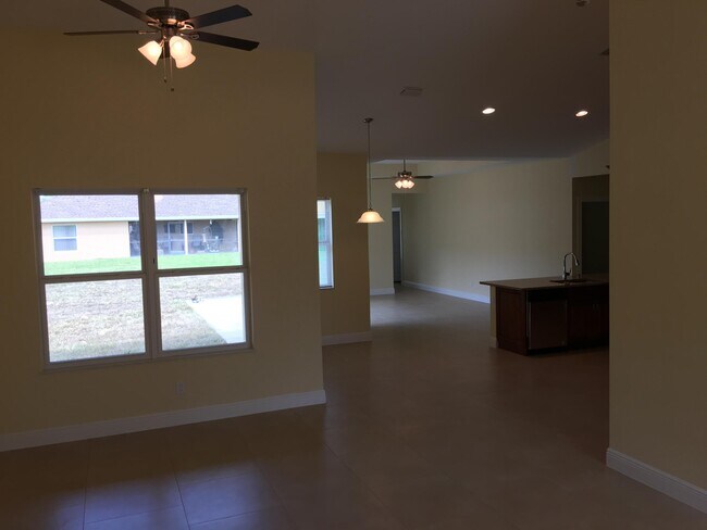 Foto del edificio - 5866 NW Mesa Cir