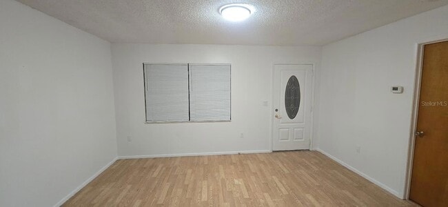 Foto del edificio - 664 Cypress Rd
