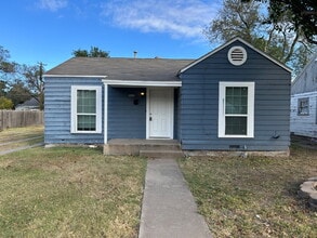 Building Photo - 2410 26th St Building Photo - 2410 26th St